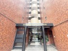 お客様をお迎えする玄関は落ち着いた雰囲気。帰り着くたびに洗練されたテイストの空間に迎えられ誇りと喜びを感じる玄関まわりです。