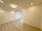 みんなが集い、食事と楽しい会話が始まる。話に夢中になりすぎて、ついつい時を忘れてしまう。そんな束の間の幸せを感じさせてくれる場所