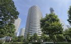 爽やかな青空の下に贅沢なほどに降り注ぐ陽光、豊かな居住性と、クオリティが見事に調和した住空間は、住まうことの喜びを感じさせてくれ