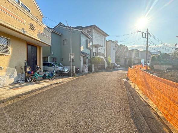 周辺は閑静な住宅街につき落ち着いた環境です。