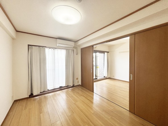 一日の疲れをいやしてくれる。時を忘れて過ごす場所として過ごせるお部屋です。