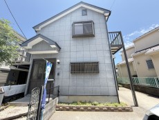 爽やかな青空の下に贅沢なほどに降り注ぐ陽光、豊かな居住性と、クオリティが見事に調和した住空間は、住まうことの喜びを感じさせてくれ