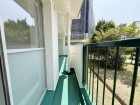 日差しの差し込むバルコニー