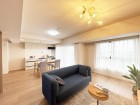LDK16.4帖。のびのびとくつろげるリビングは、家族のコミュニケーションの場として、みんなが集まる一番の場所に。