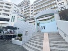 爽やかな青空の下に贅沢なほどに降り注ぐ陽光、豊かな居住性と、クオリティが見事に調和した住空間は、住まうことの喜びを感じさせてくれ