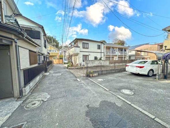 車通りの少ない前面道路のため、お子様も安心してお過ごしいただけます