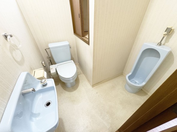 トイレは1階と2階にございます。