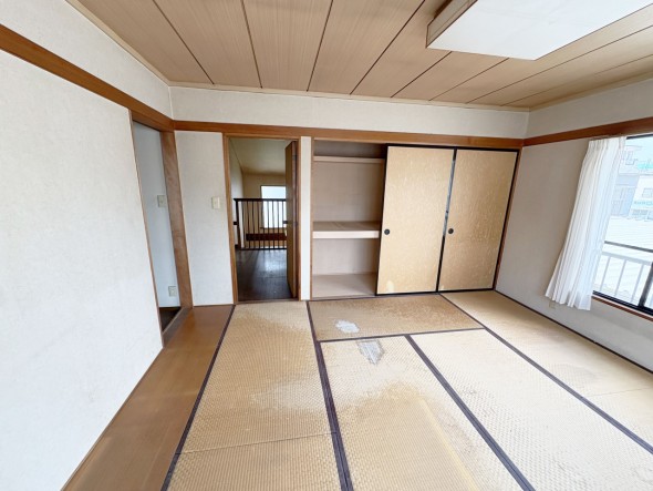 客間やお子様の遊び場として多用途にお使い頂けます。  