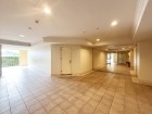 広々としたエントランスホール。