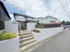 青空広がる解放感ある立地です。建築条件なしの売地です。お好きなハウスメーカーで建築していただけます。