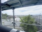 日差しの差し込むバルコニー