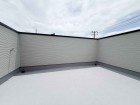 日差しの差し込むバルコニー