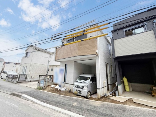 爽やかな青空の下に贅沢なほどに降り注ぐ陽光、豊かな居住性と、クオリティが見事に調和した住空間は、住まうことの喜びを感じさせてくれ