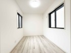 明るくあたたかな居室では、朝の目覚めも気持ちよく起きられます。