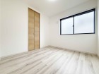 明るくあたたかな居室では、朝の目覚めも気持ちよく起きられます。