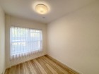 一日の疲れをいやしてくれる主寝室。時を忘れて過ごす場所として過ごせるお部屋です。