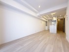 みんなが集い、食事と楽しい会話が始まる。話に夢中になりすぎて、ついつい時を忘れてしまう。そんな束の間の幸せを感じさせてくれる場所