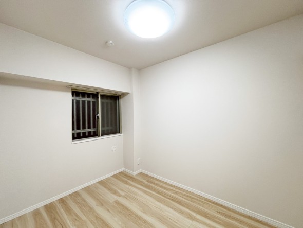 フローリングの部屋は清潔感があり、日々のお掃除も楽で助かりますね！