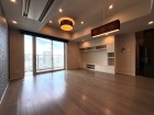 普通とは違うひと時を味わえる開放的なダイニング。