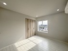 一日の疲れをいやしてくれる主寝室。時を忘れて過ごす場所として過ごせるお部屋です。