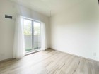 一日の疲れをいやしてくれる主寝室。時を忘れて過ごす場所として過ごせるお部屋です。
