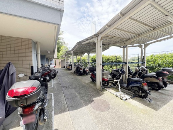 敷地内バイク置き場