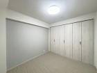 一日の疲れをいやしてくれる主寝室。時を忘れて過ごす場所として過ごせるお部屋です。