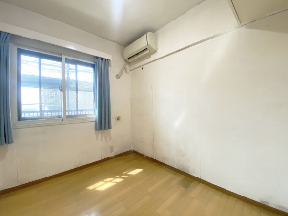 一日の疲れをいやしてくれる主寝室。時を忘れて過ごす場所として過ごせるお部屋です。