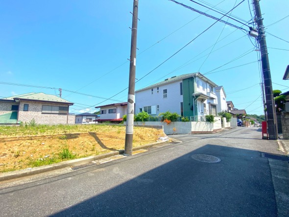 整備された前面道路です。（西側道路）
