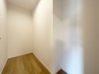 たっぷり入るウォークインクローゼットは奥行きがあるのでたくさん収納できます。