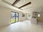 一日の中で多くの時間を過ごすことになる住まいだからこそ、いつも穏やかな空間が必要です。色味などの配慮が、住まう方の健康を守ります