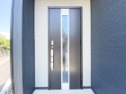 居住者の帰り、訪れる方を優しく迎え、やすらぎに満ちた生活空間を予感させる。健やかな暮らしを楽しめそう。