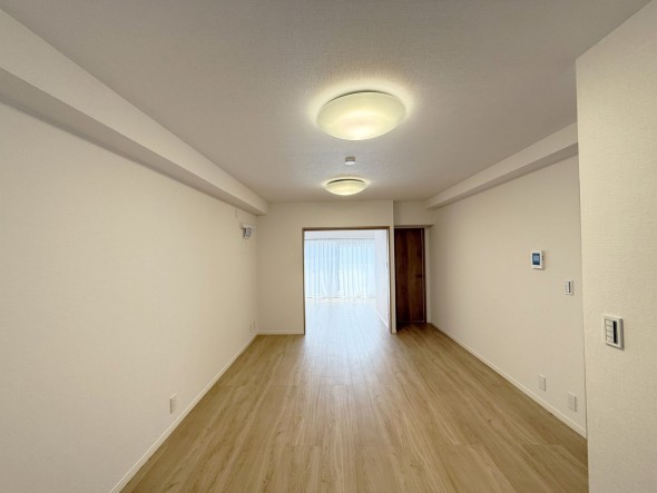 フローリングの部屋は清潔感があり、日々のお掃除も楽で助かります。