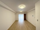 フローリングの部屋は清潔感があり、日々のお掃除も楽で助かります。