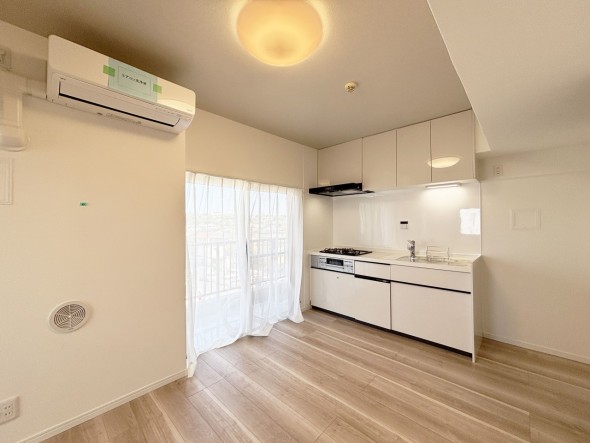 家族と過ごす時間を大切にしたい方にぴったりの明るくゆとりある住空間です。