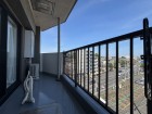 日差しの差し込むバルコニー