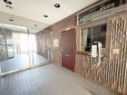 広いロビーで待ち合わせにも最適