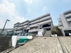 爽やかな青空の下に贅沢なほどに降り注ぐ陽光、豊かな居住性と、クオリティが見事に調和した住空間は、住まうことの喜びを感じさせてくれ