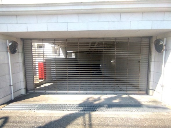 敷地内駐車場がございます。