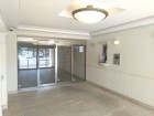 エントランスホールも広々としていて開放感があります。