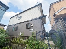 周辺は閑静な住宅街につき落ち着いた環境です。