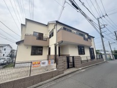 爽やかな青空の下に贅沢なほどに降り注ぐ陽光、豊かな居住性と、クオリティが見事に調和した住空間は、住まうことの喜びを感じさせてくれ