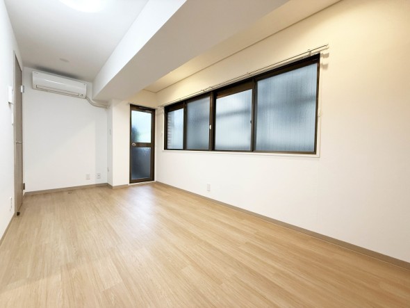 フローリングの部屋は清潔感があり、日々のお掃除も楽で助かります。