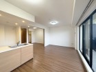 家族と過ごす時間を大切にしたい方にぴったりの明るくゆとりある住空間です。