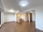 家族と過ごすひと時を優しく包み込むリビングダイニング。