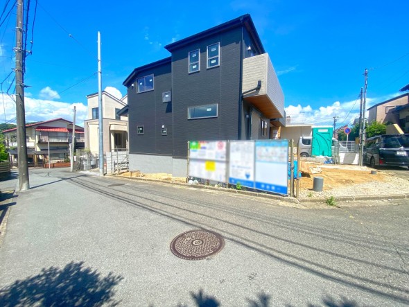 周辺は閑静な住宅街につき落ち着いた環境です。