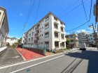 マンション外観。日当たりの良さが外観からも伝わります。