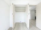 一日の疲れをいやしてくれる主寝室。時を忘れて過ごす場所として過ごせるお部屋です。