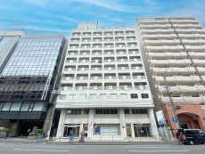 爽やかな青空の下に贅沢なほどに降り注ぐ陽光、豊かな居住性と、クオリティが見事に調和した住空間は、住まうことの喜びを感じさせてくれ