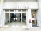 お客様をお迎えする玄関は落ち着いた雰囲気。帰り着くたびに洗練されたテイストの空間に迎えられ誇りと喜びを感じる玄関まわりです。